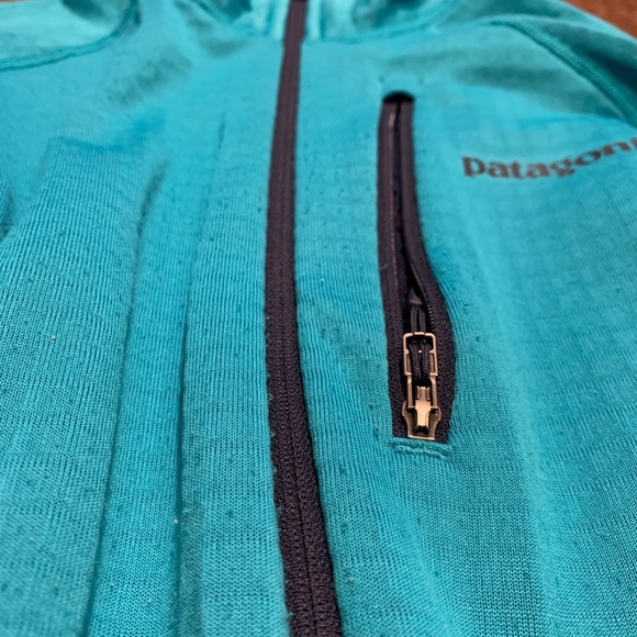 Patagonia R1 Quarter zip - Women’s small in teal - Picture 10 of 16